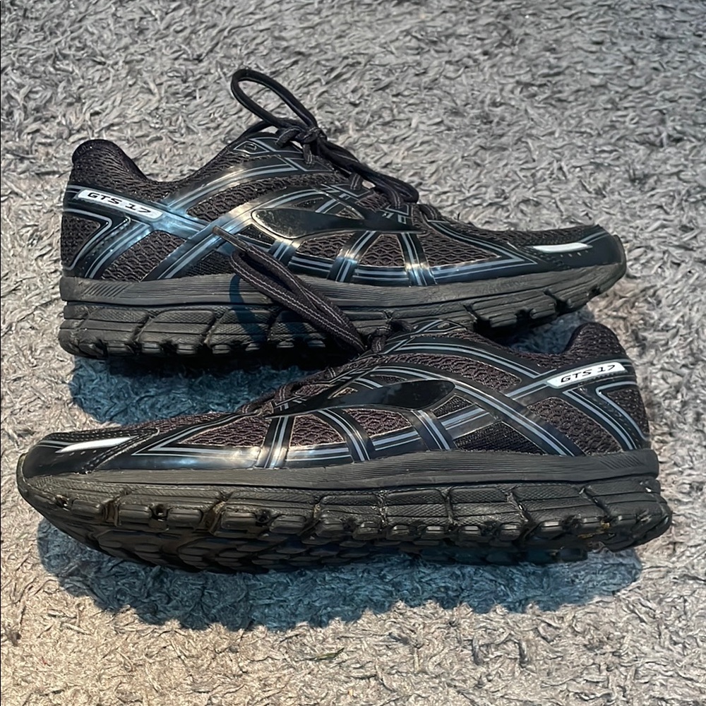 Brooks gts 17